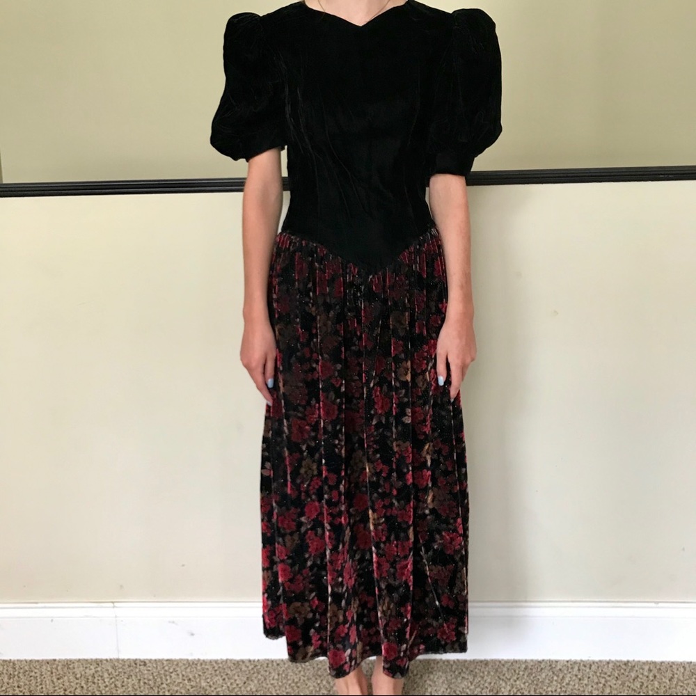 VTG Jessica Mcclintok Gunne Sax Black Velvet dress with floral skirt